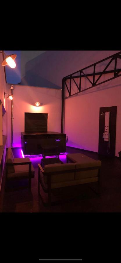 Loft Spa Reims-Fr 250M2 Privatifs, Piscine Interieure Chauffee, Spa Et Parking Εξωτερικό φωτογραφία