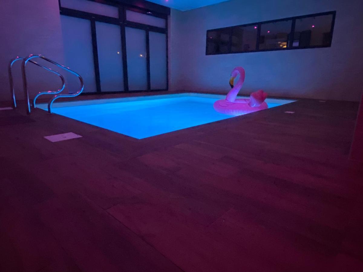 Loft Spa Reims-Fr 250M2 Privatifs, Piscine Interieure Chauffee, Spa Et Parking Εξωτερικό φωτογραφία